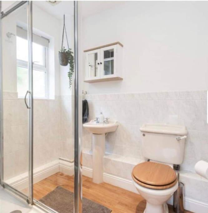 Beautiful Large Property, Sleeps 9 Walking Distance To The Sea , Beaches And Restaurants Fantastic Interior Lyme Regis Buitenkant foto
